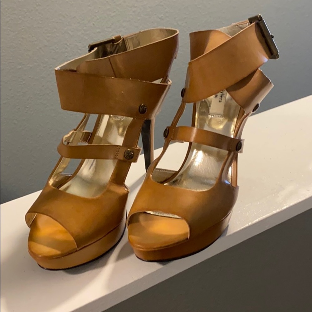 Simply Vera Heels. Size 9